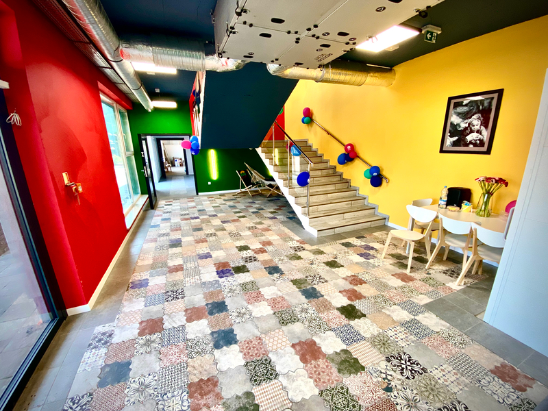 Zdjęcie na okładce dla SLOT Academy - Szkoła Podstawowa, Przedszkole i Żłobek Montessori